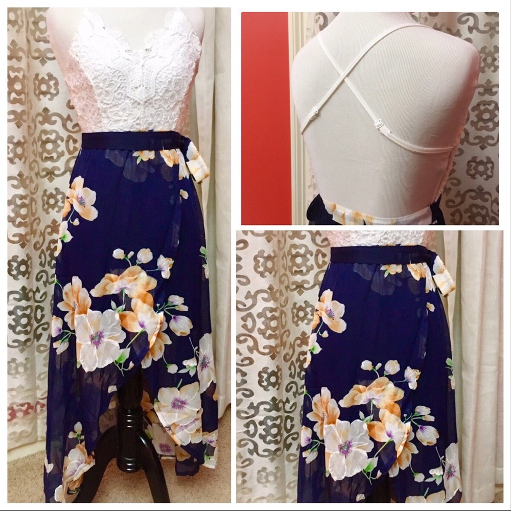 *LAST ONE* White Crochet Halter & Floral Dress - Picture 4 of 8